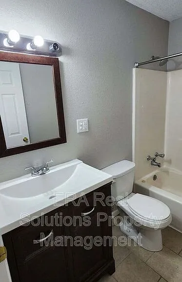 205 1/2 John St #C — Photo 11