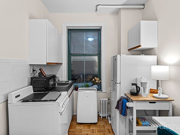 5th image of 542 E 79th St APT 2G