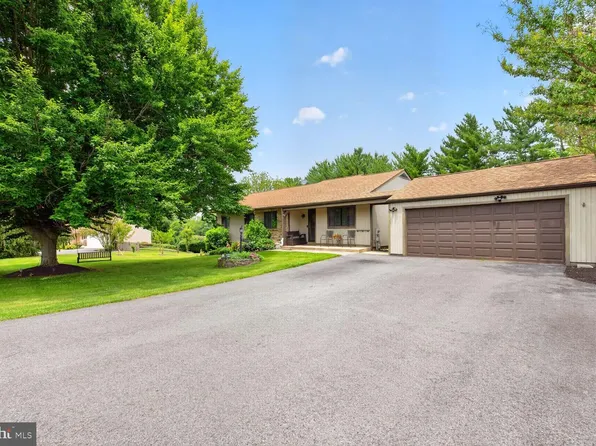 11298 Woodhaven Dr, Ijamsville, MD 21754