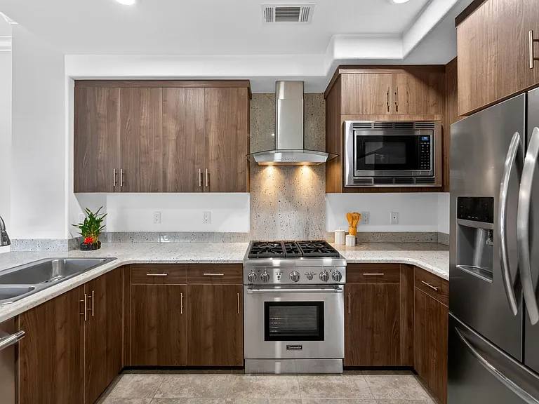 538 S Mathilda Ave #301 — Photo 27