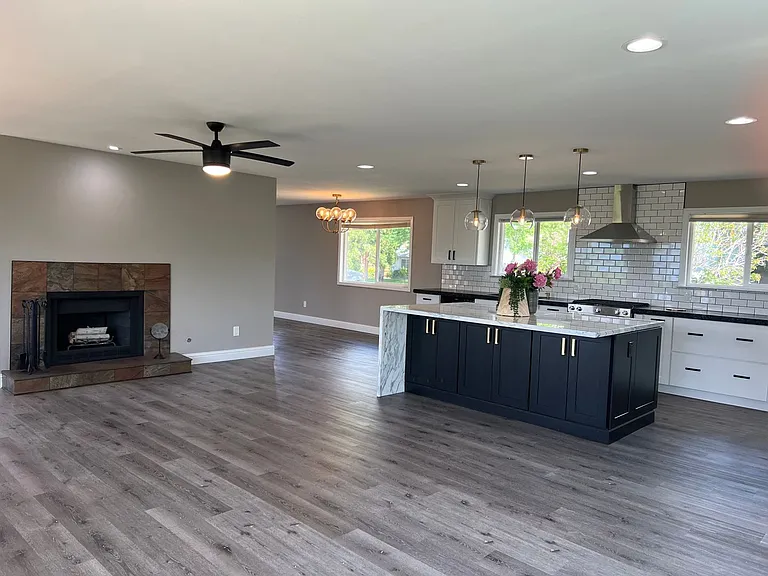 7370 Pembroke Dr — Photo 5
