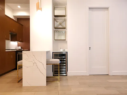 Sold by Barlavi Inc. | media 16