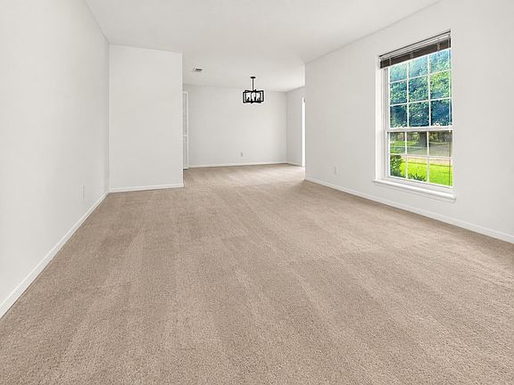 3rd image of 18530 Sweetmeadow Dr