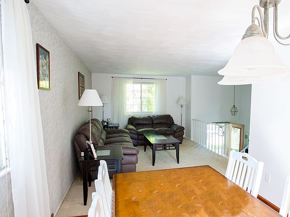5th image of 200 Twinbrook Dr