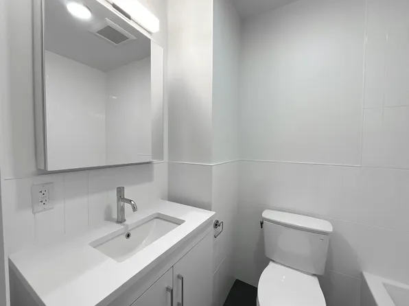 148-09 Northern Boulevard image 7 of 14