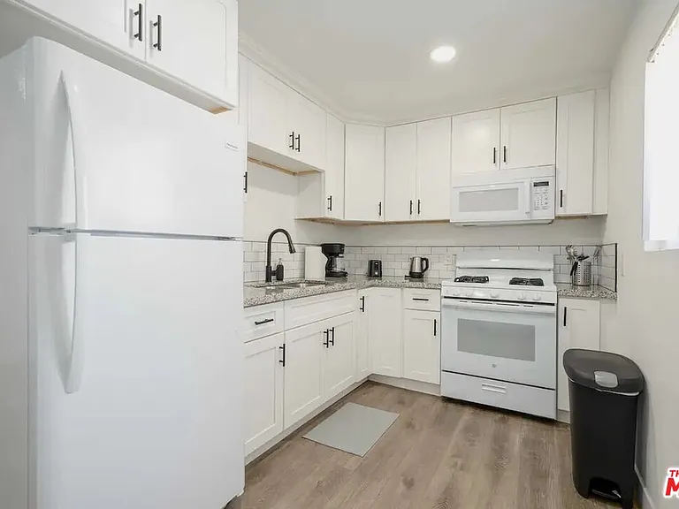 2417 S Budlong Ave #4 — Photo 7