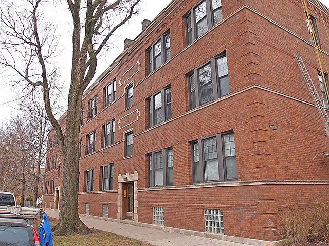 1st image of 3722 N Hoyne Ave APT 2