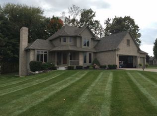 530 Misty Morning Dr, Flushing, MI 48433