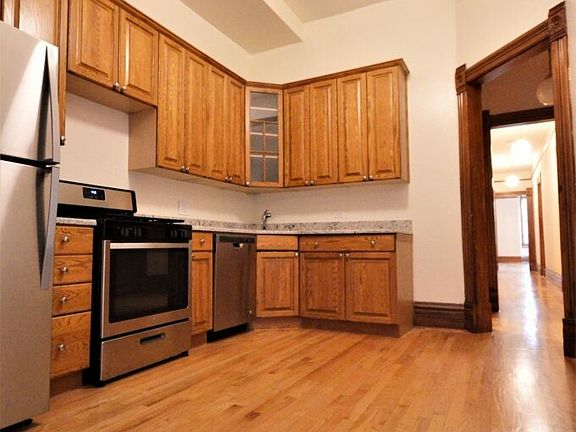 5th image of 2056 N Cleveland Ave #2