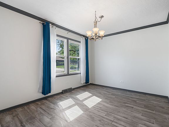 5th image of 540 Lindley Ave
