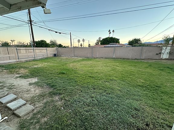 5th image of 82185 Sierra Ave