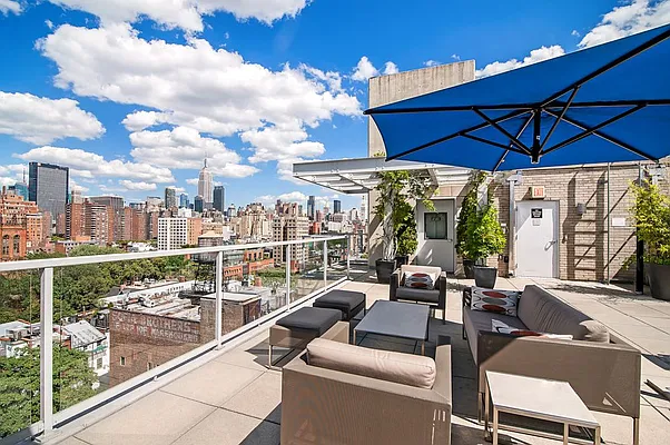 Sold by Compass | media 7