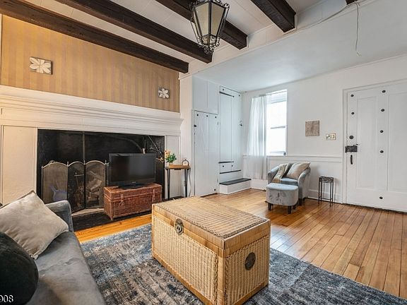 3rd image of 30 Asbury-Broadway  Road