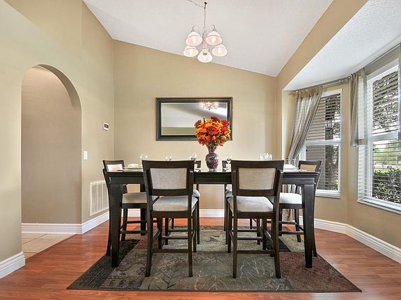 3rd image of 1124 Chichester Ct