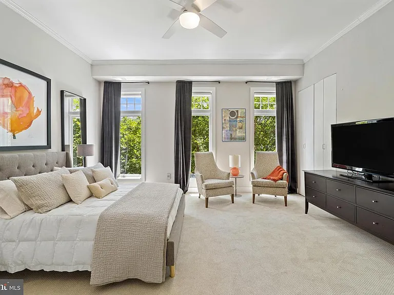 1443 Corcoran St NW — Photo 10