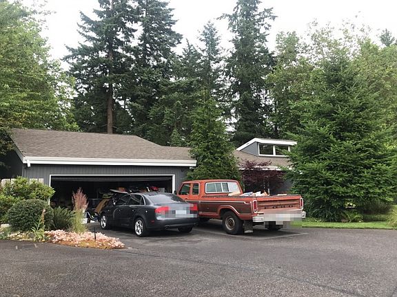 3rd image of 6835 Topaz Dr SW