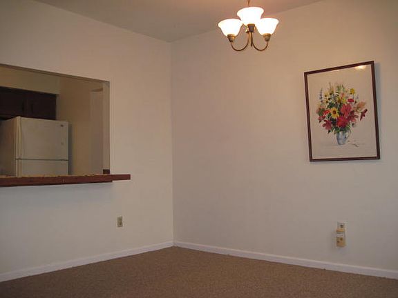3rd image of 17 E Bridge St APT 2