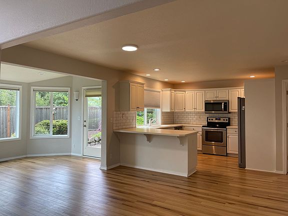 3rd image of 20375 12th Ave NE