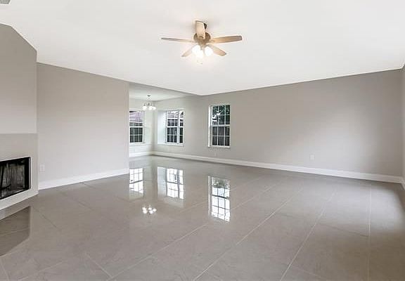 3rd image of 2101 Sugarloaf Dr