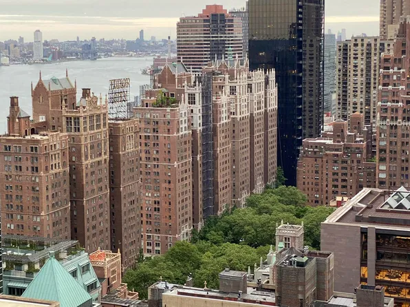 310 East 46th Street image 15 of 15