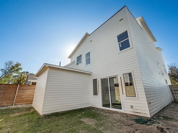 3rd image of 3434 Navaro St
