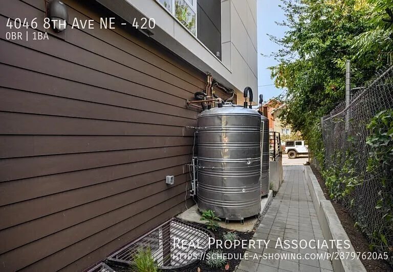 4046 8th Ave NE #420 — Photo 9
