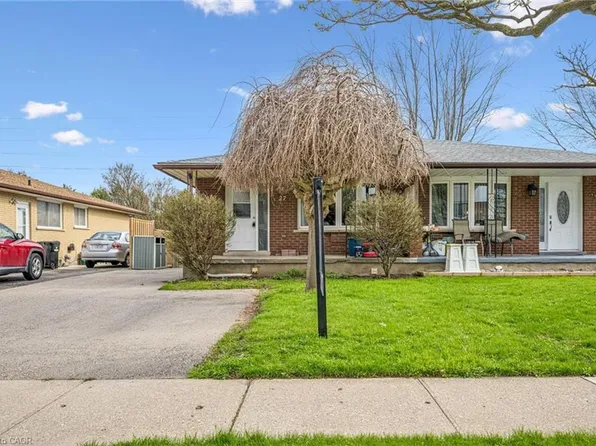 27 Vicmount Dr, Kitchener, ON N2M 2A2