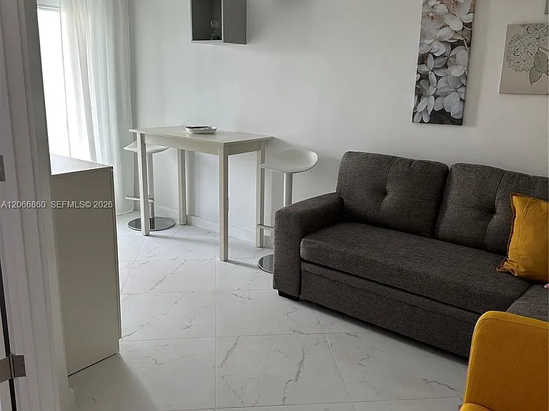 1333 E Hallandale Beach Blvd #423 — Photo 15