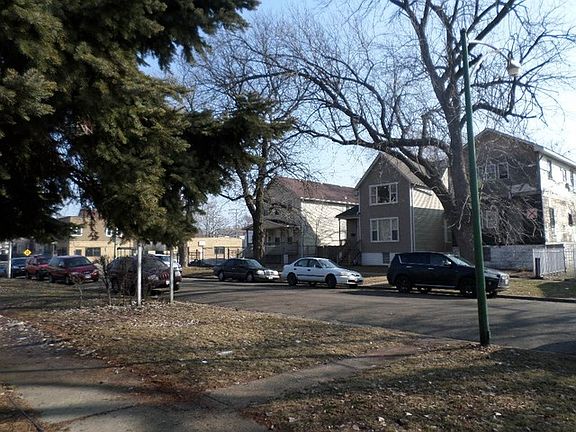 3rd image of 7918 S Woodlawn Ave