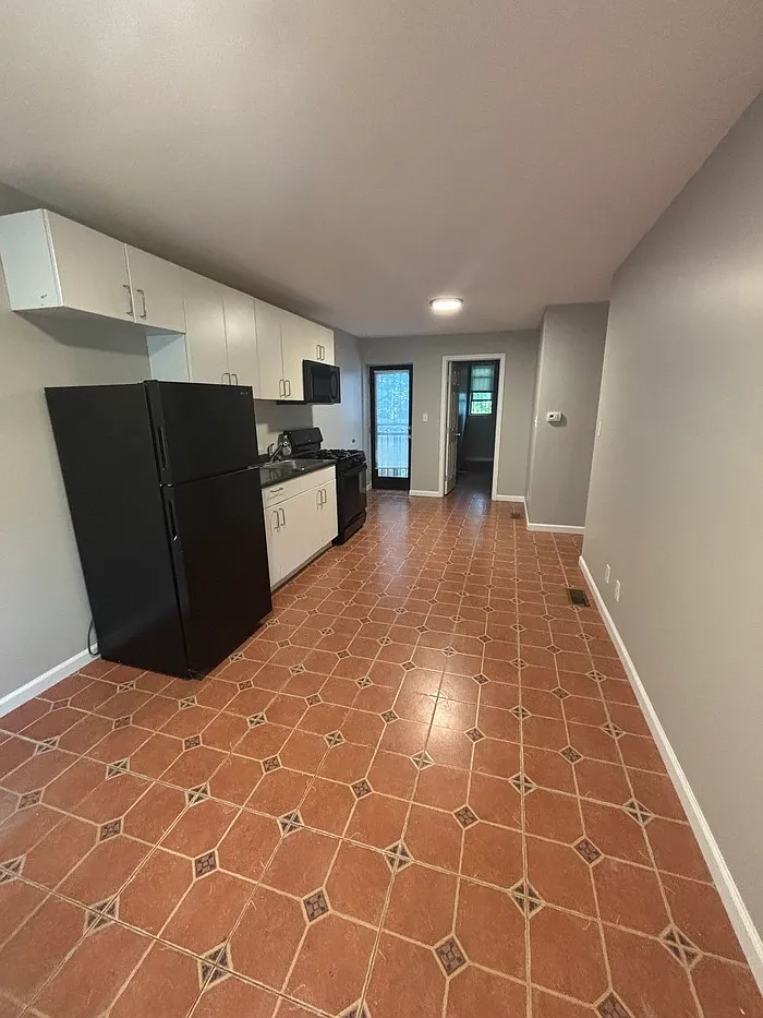 1 bed, 1.0 bath, $1,100 — Photo 1