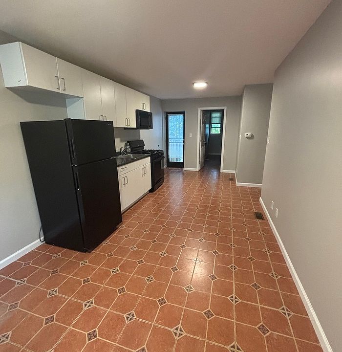 1st image of 1099 Hollins St #1