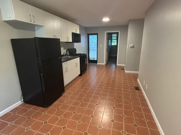 1099 Hollins St #1, Baltimore, MD 21223