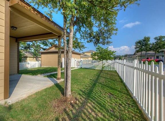 3rd image of 669 Heritage Springs Trl