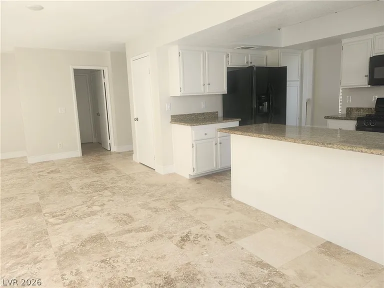 8428 Oyster Dr — Photo 6