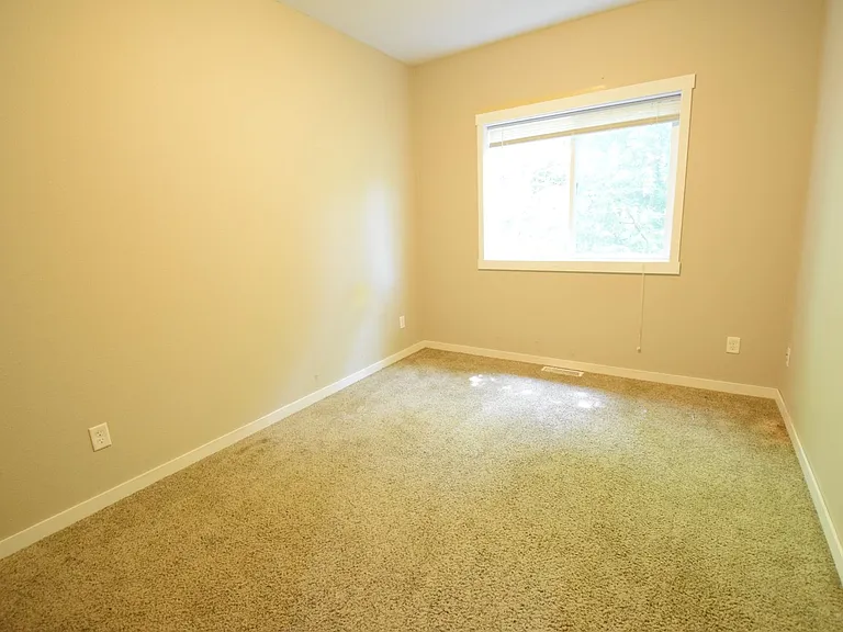 224 James Ave — Photo 23