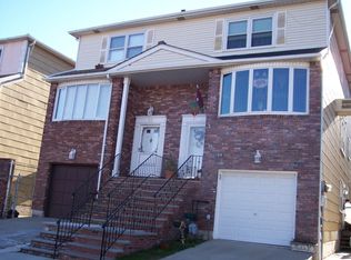 35 Cherrywood Ct, Staten Island, NY