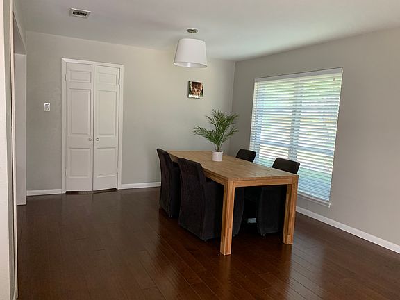 5th image of 1004 Edgecliff Dr