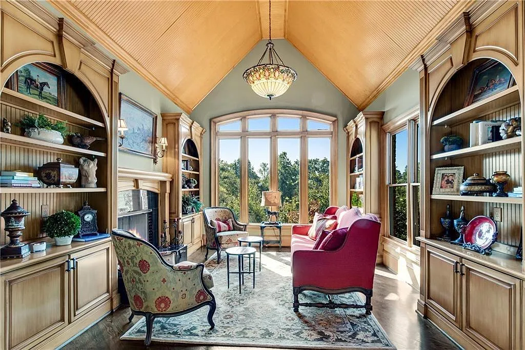 5 bed, 4.5 bath, 7622 sqft, $15,000 — Photo 4