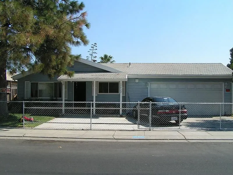 15922 Warfield Rd photo 1