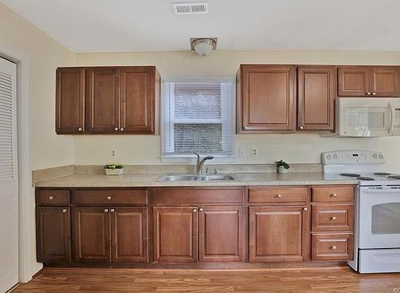 4th image of 21002 Butler Ct