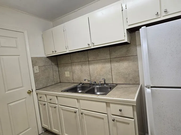 8556 Leake Ave #A-D — Photo 13