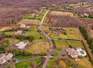 14 Springcroft Rd, Far Hills, NJ 07931