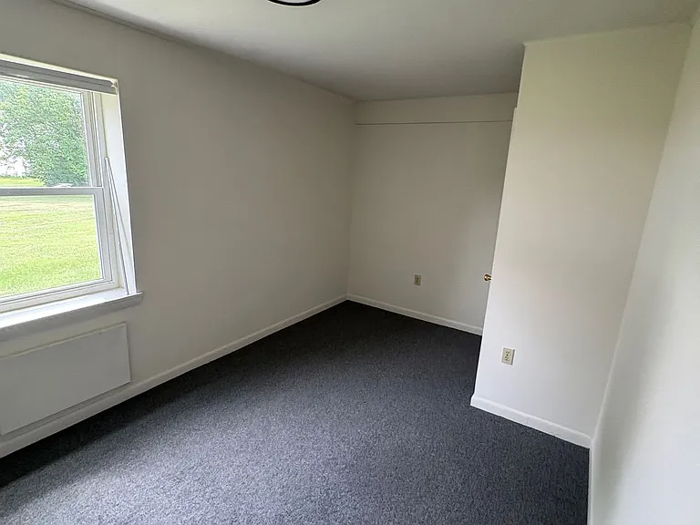 Charlotte Place Apartments — Photo 28