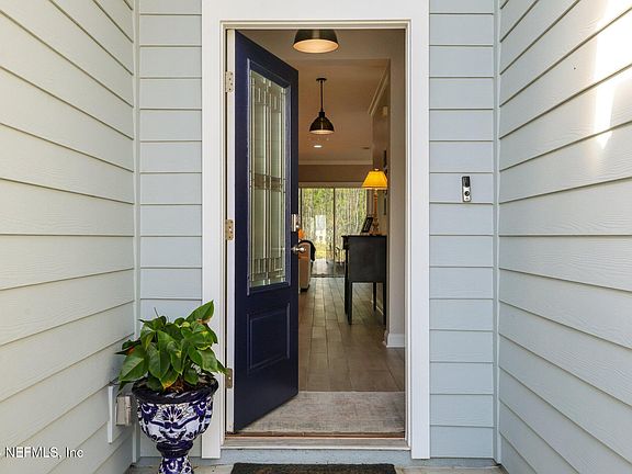 4th image of 3106 COLD LEAF Way
