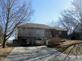 209 NW Redwood Ct, Lees Summit, MO 64064