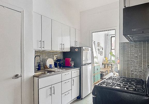 2nd image of 445 E 78th St APT 4B