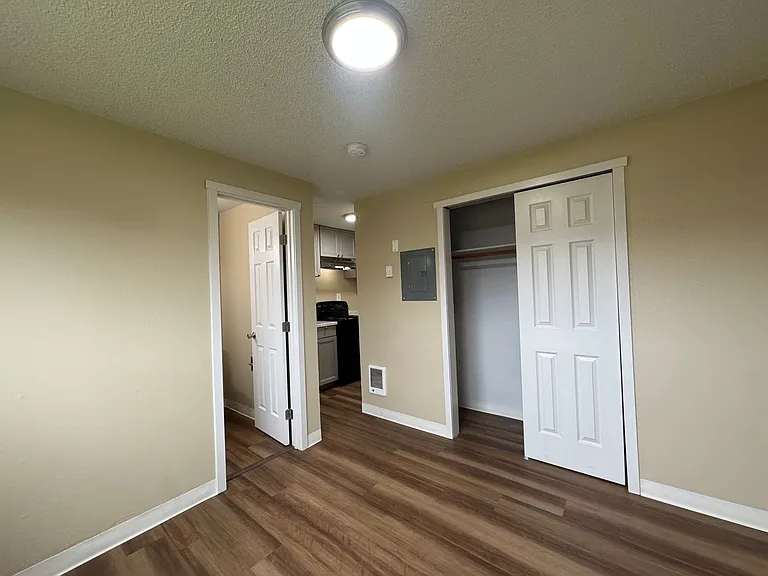 John Mark Apartments — Photo 6