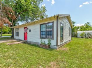 104 N 2nd St, Godley, TX 76044