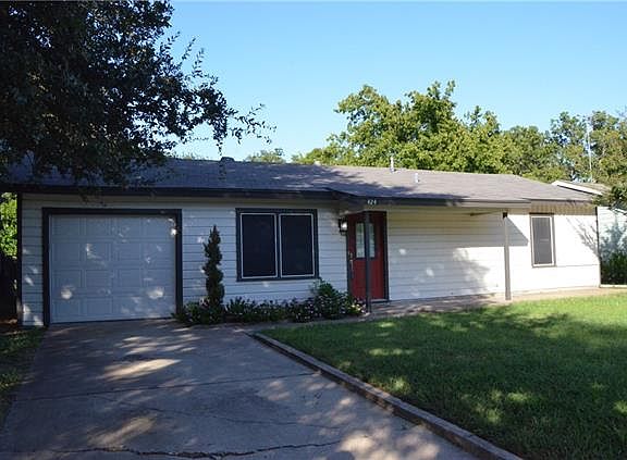 2nd image of 424 NW Lorna St