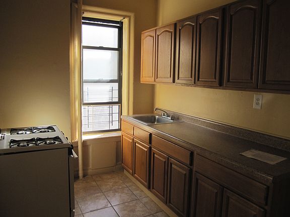 5th image of 1334 Eastern Pkwy APT 4B